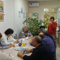 Занятия для старшего поколения по изучению компьютерной грамотности